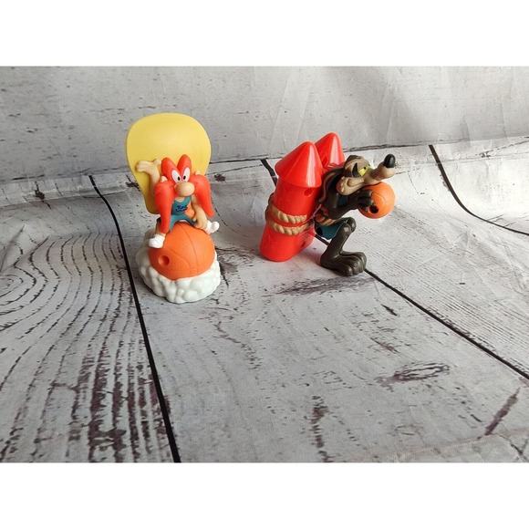 2020 McDonald Happy Meal Tune Squad Space Jam Coyote Yosemite Sam - Picture 1 of 5